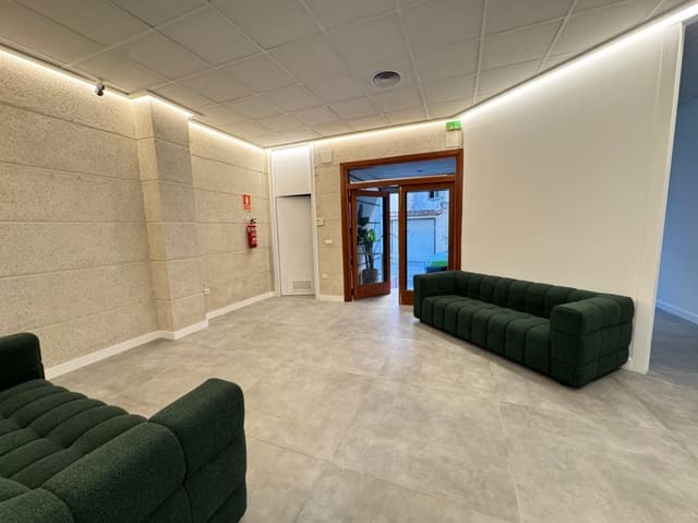 5 quarto Empresa para arrendar em Dénia - 400 € (Ref: 9925046)