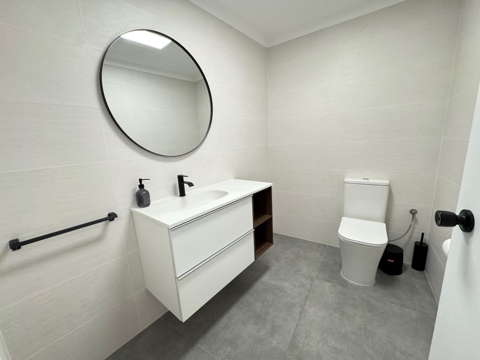 5 quarto Empresa para arrendar em Denia - 400 € (Ref: 9925046)
