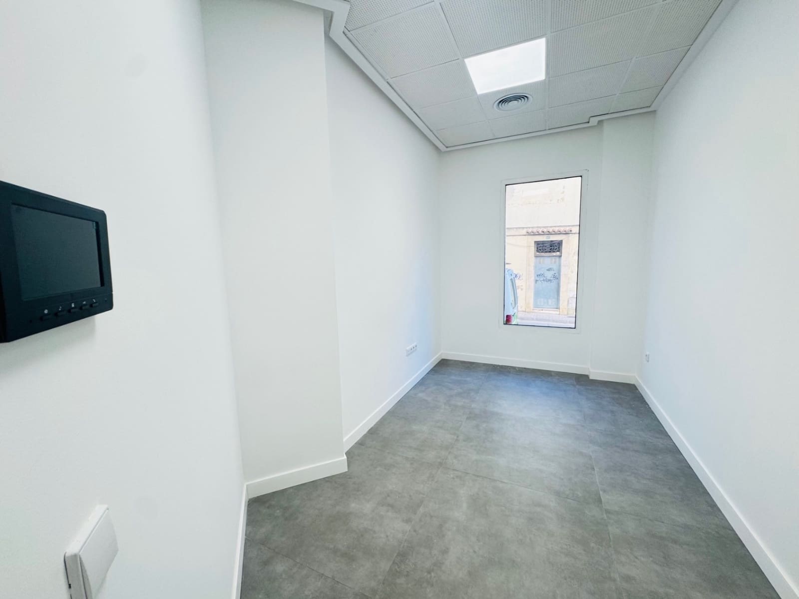 5 quarto Empresa para arrendar em Denia - 400 € (Ref: 9925046)