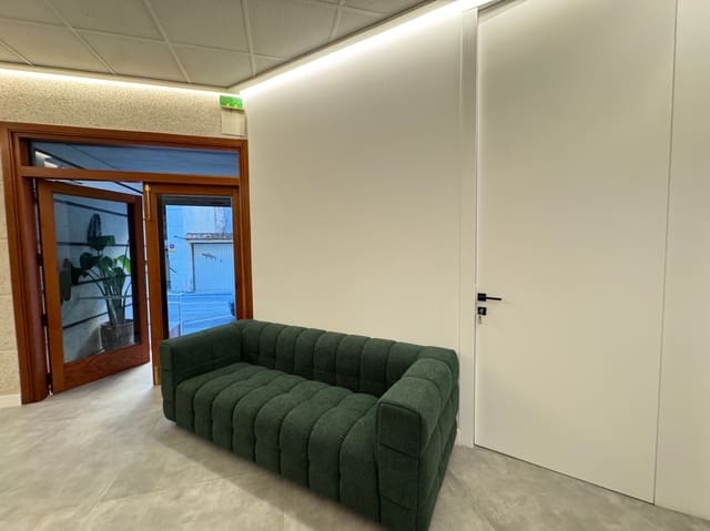 5 quarto Empresa para arrendar em Dénia - 400 € (Ref: 9925046)