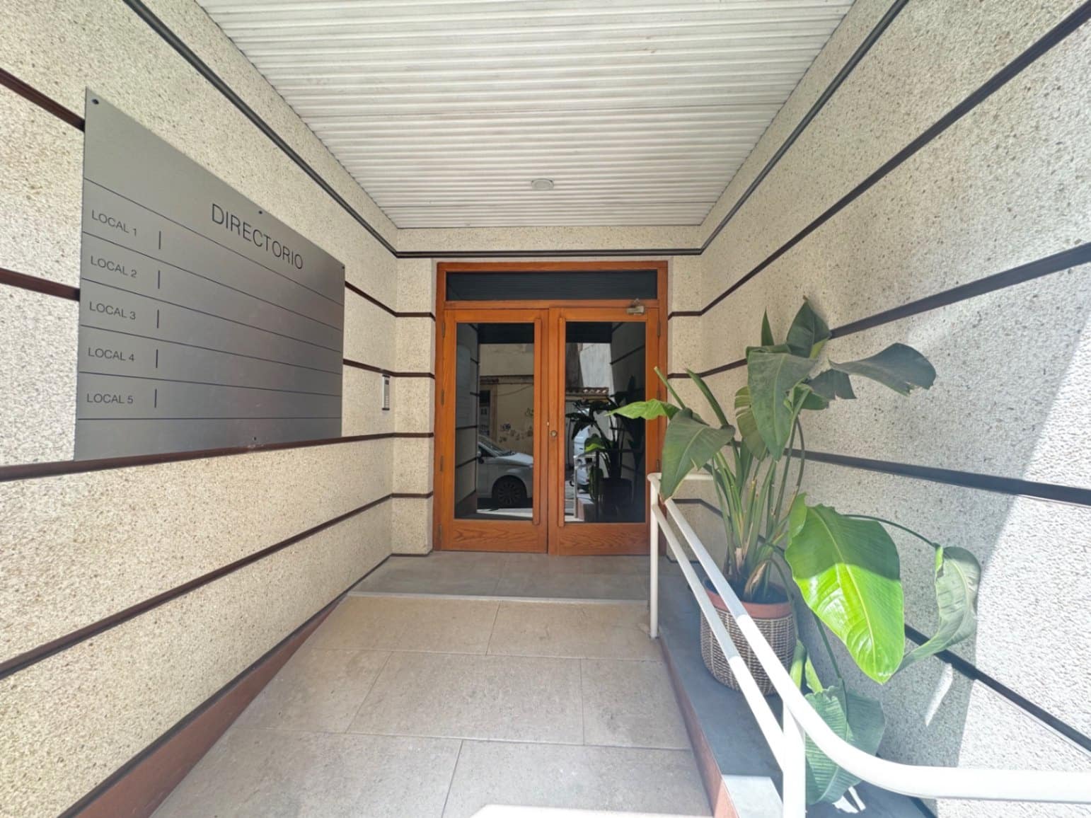 5 quarto Empresa para arrendar em Denia - 400 € (Ref: 9925046)