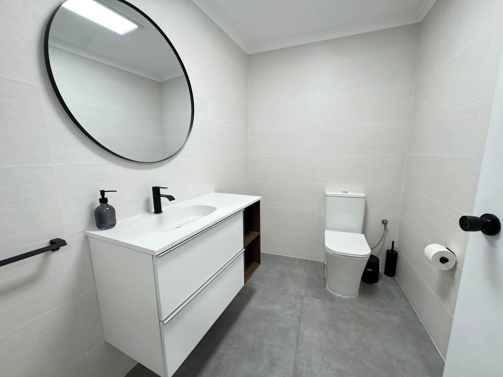 5 quarto Empresa para arrendar em Denia - 400 € (Ref: 9925046)