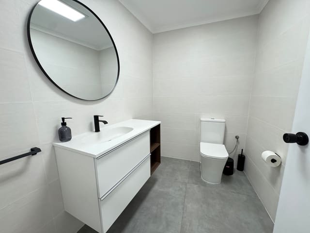 5 quarto Empresa para arrendar em Dénia - 400 € (Ref: 9925046)