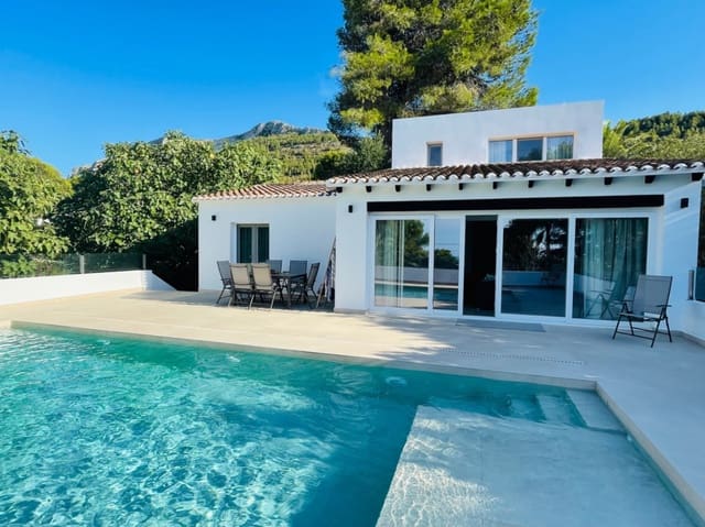 3 soverom Villa til salgs i Dénia med svømmebasseng garasje - € 785 000 (Ref: 9925050)