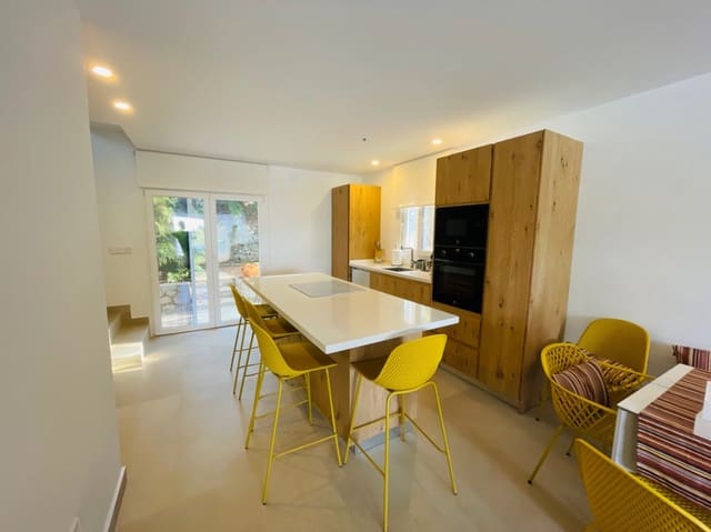 3 soverom Villa til salgs i Dénia med svømmebasseng garasje - € 785 000 (Ref: 9925050)