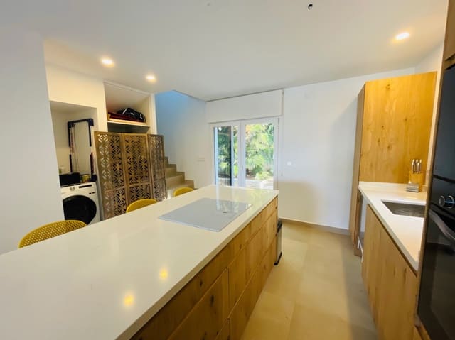 3 soverom Villa til salgs i Dénia med svømmebasseng garasje - € 785 000 (Ref: 9925050)