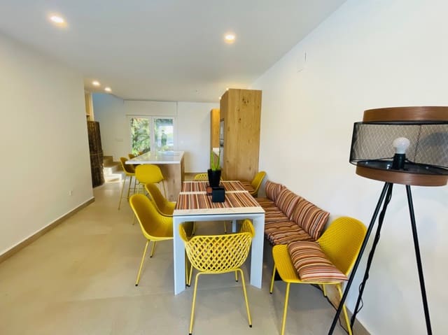 3 soverom Villa til salgs i Dénia med svømmebasseng garasje - € 785 000 (Ref: 9925050)