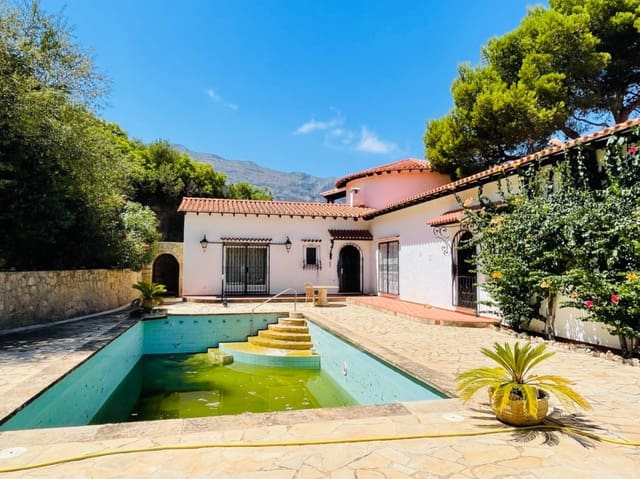 3 soverom Villa til salgs i Dénia med svømmebasseng garasje - € 890 000 (Ref: 9925051)