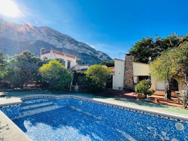 4 chambre Villa/Maison à vendre à Dénia avec piscine - 550 000 € (Ref: 9925056)