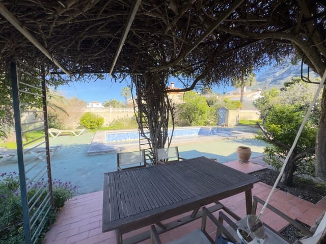 4 chambre Villa/Maison à vendre à Dénia avec piscine - 550 000 € (Ref: 9925056)