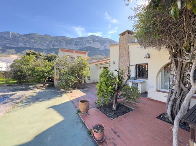 4 chambre Villa/Maison à vendre à Dénia avec piscine - 550 000 € (Ref: 9925056)