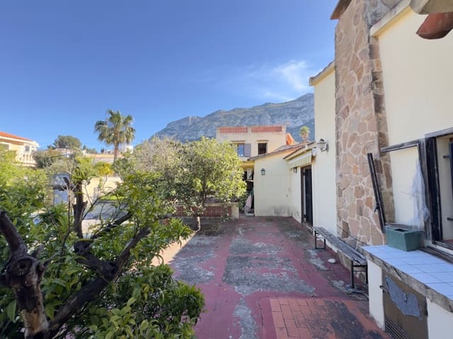 4 chambre Villa/Maison à vendre à Dénia avec piscine - 550 000 € (Ref: 9925056)