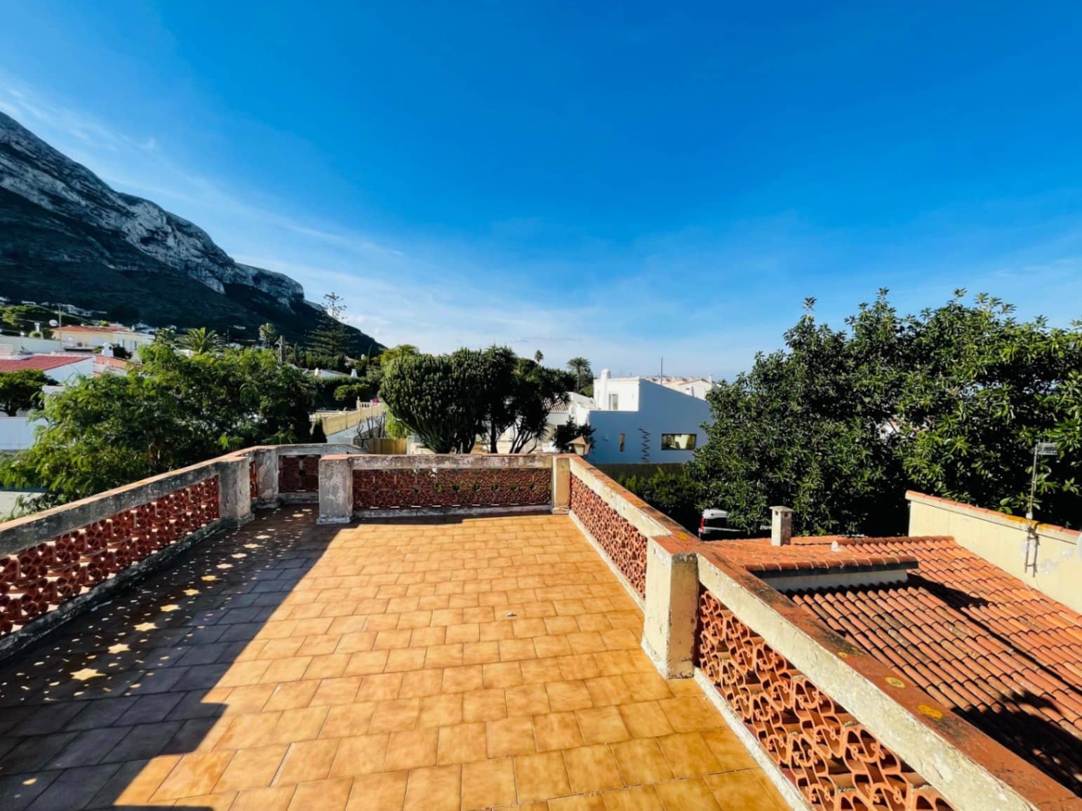 4 makuuhuone Huvila myytävänä paikassa Denia mukana uima-altaan - 550 000 € (Ref: 9925056)