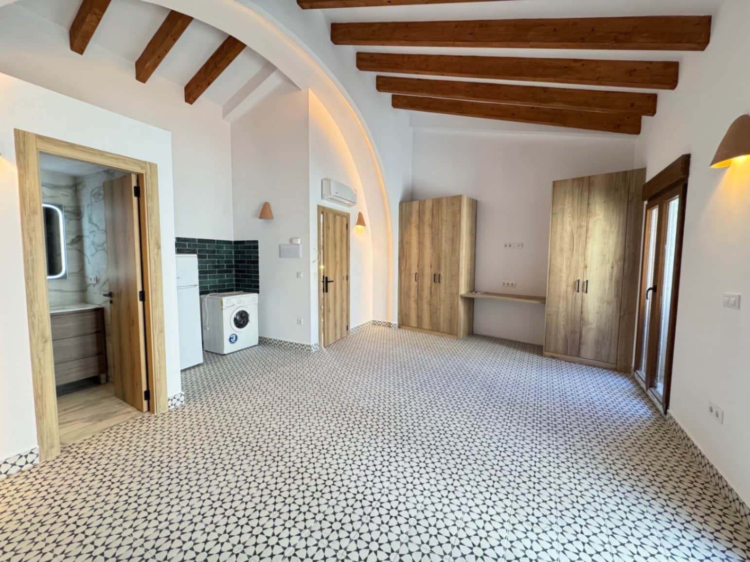 4 bedroom Townhouse for sale in Oliva - € 480,000 (Ref: 9925060)