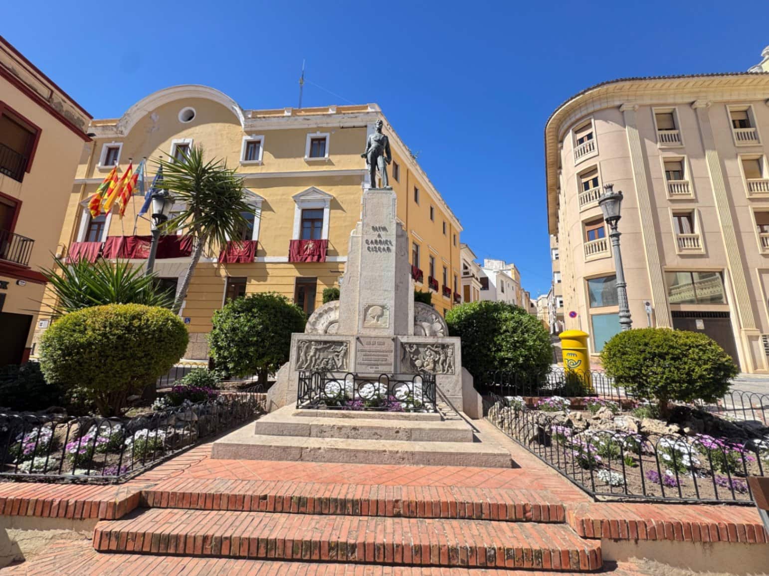 4 bedroom Townhouse for sale in Oliva - € 480,000 (Ref: 9925060)