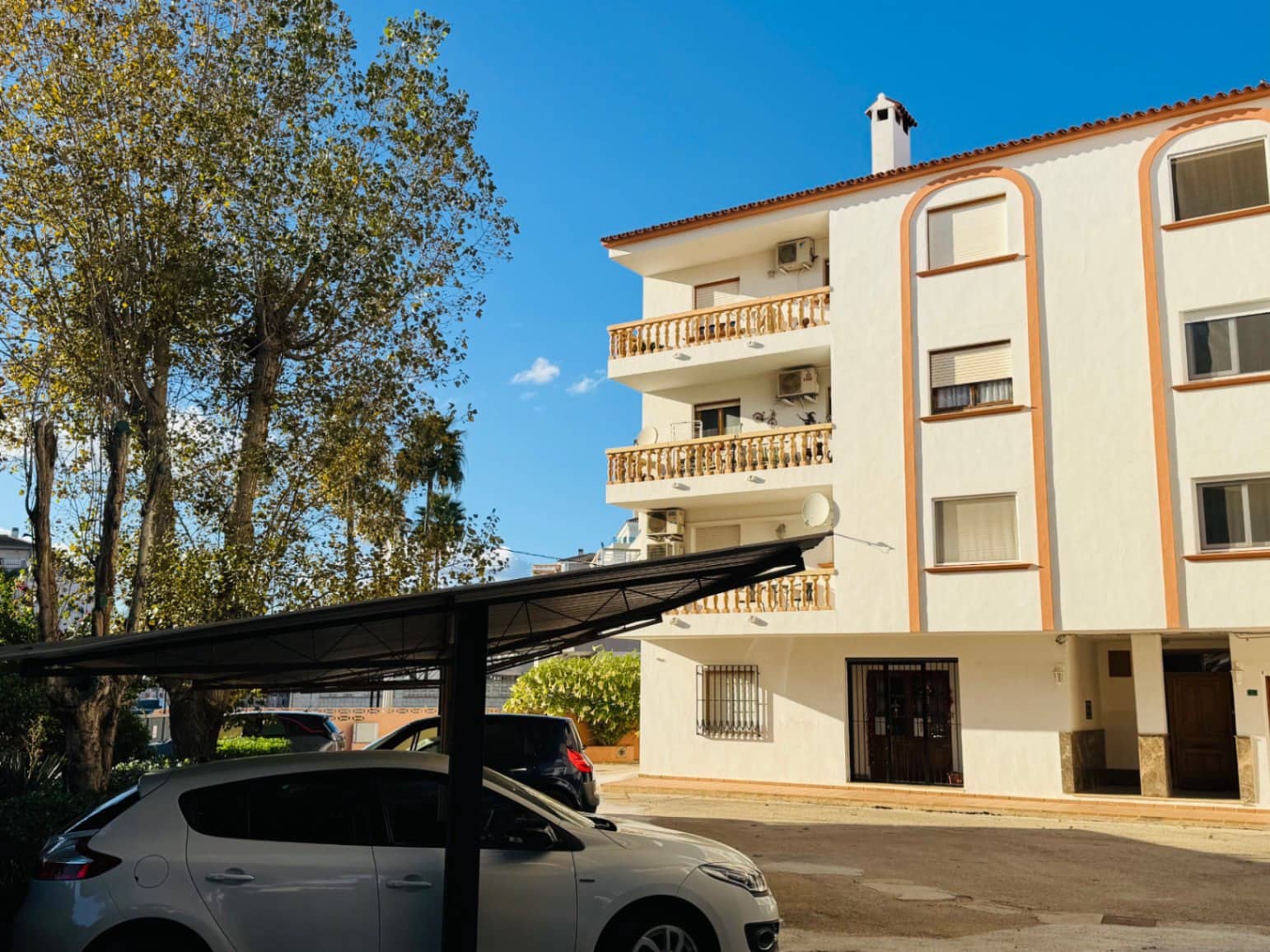 3 Zimmer Apartment zu verkaufen in Denia mit Pool Garage - 222.000 € (Ref: 9925061)