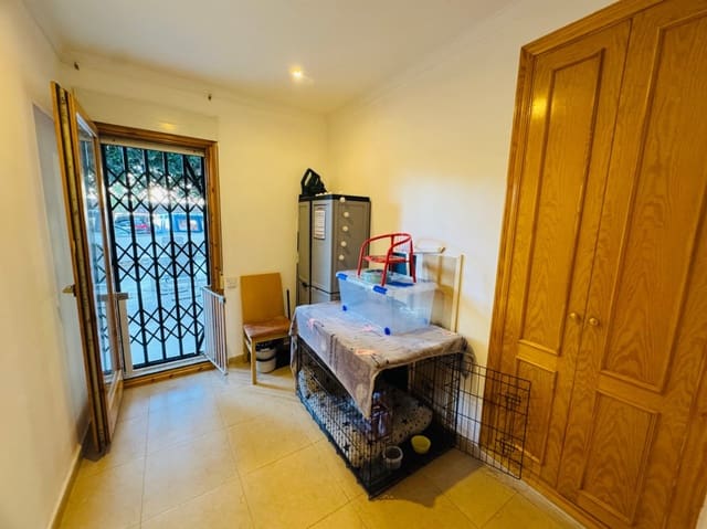 3 bedroom Apartment for sale in Dénia with pool garage - € 222,000 (Ref: 9925061)