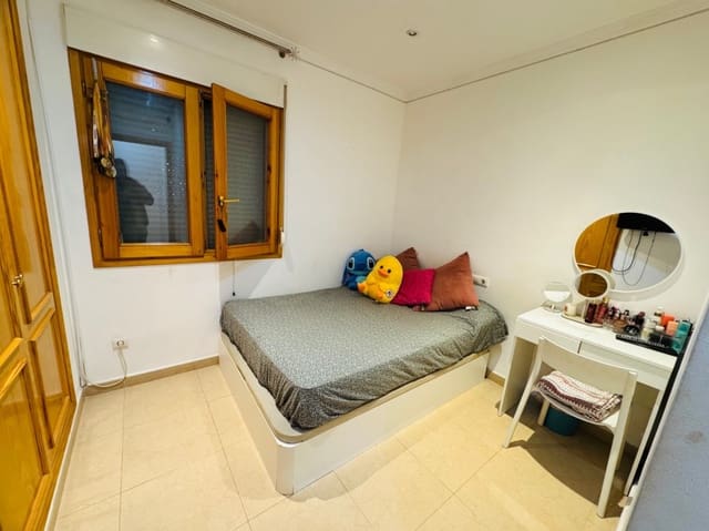 3 bedroom Apartment for sale in Dénia with pool garage - € 222,000 (Ref: 9925061)