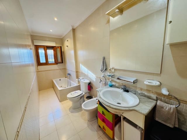 3 bedroom Apartment for sale in Dénia with pool garage - € 222,000 (Ref: 9925061)
