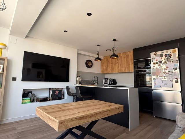Apartamento de 2 habitaciones en Almuñécar en venta - 279.000 € (Ref: 10025059)