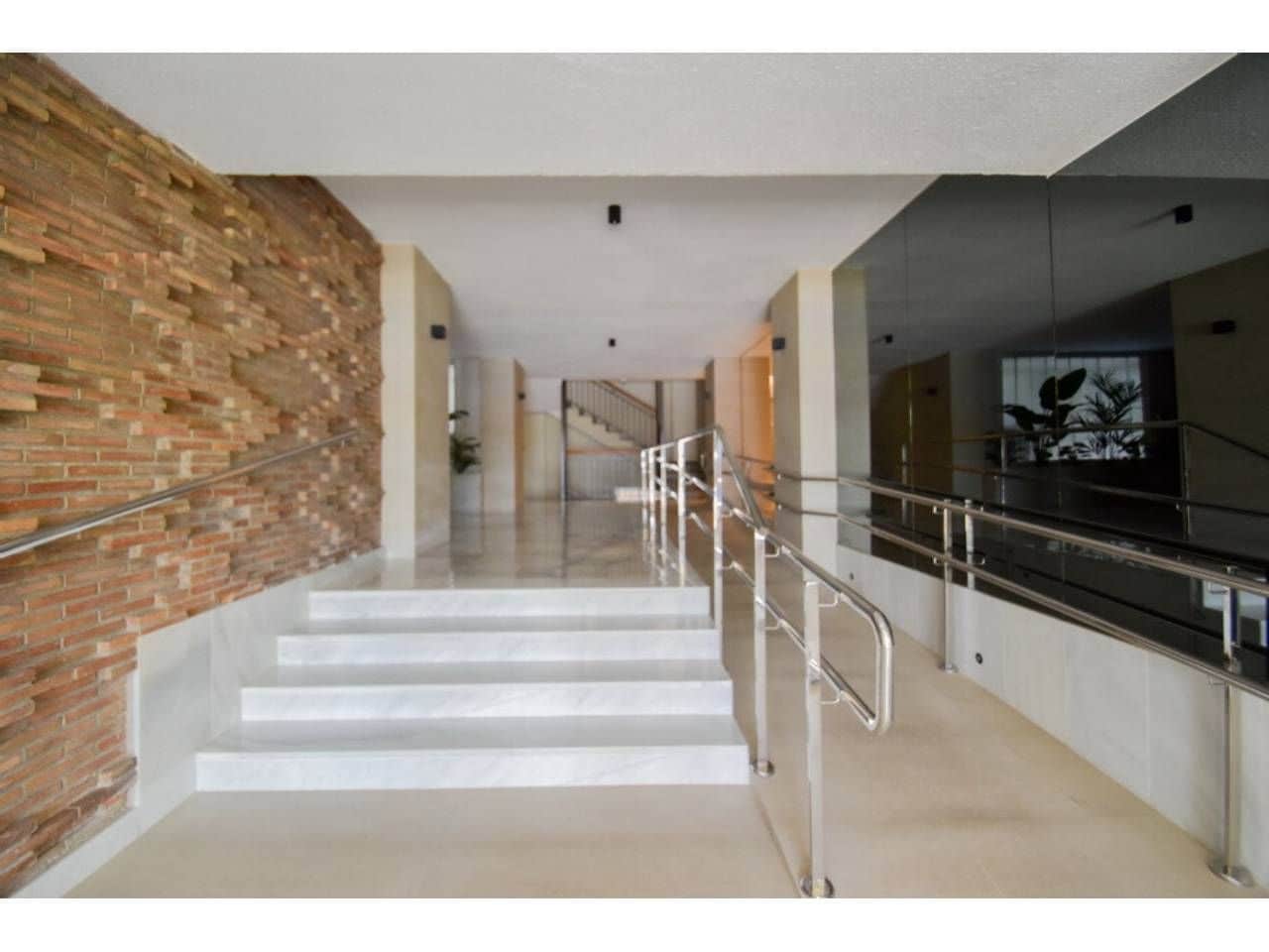 2 Zimmer Apartment zu verkaufen in Almunecar mit Pool - 395.000 € (Ref: 10034844)