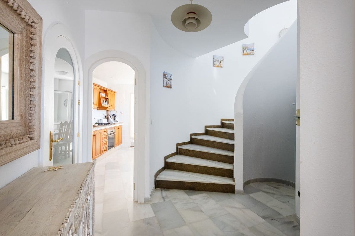 2 sovrum Villa till salu i Almunecar med pool garage - 598 000 € (Ref: 10061185)