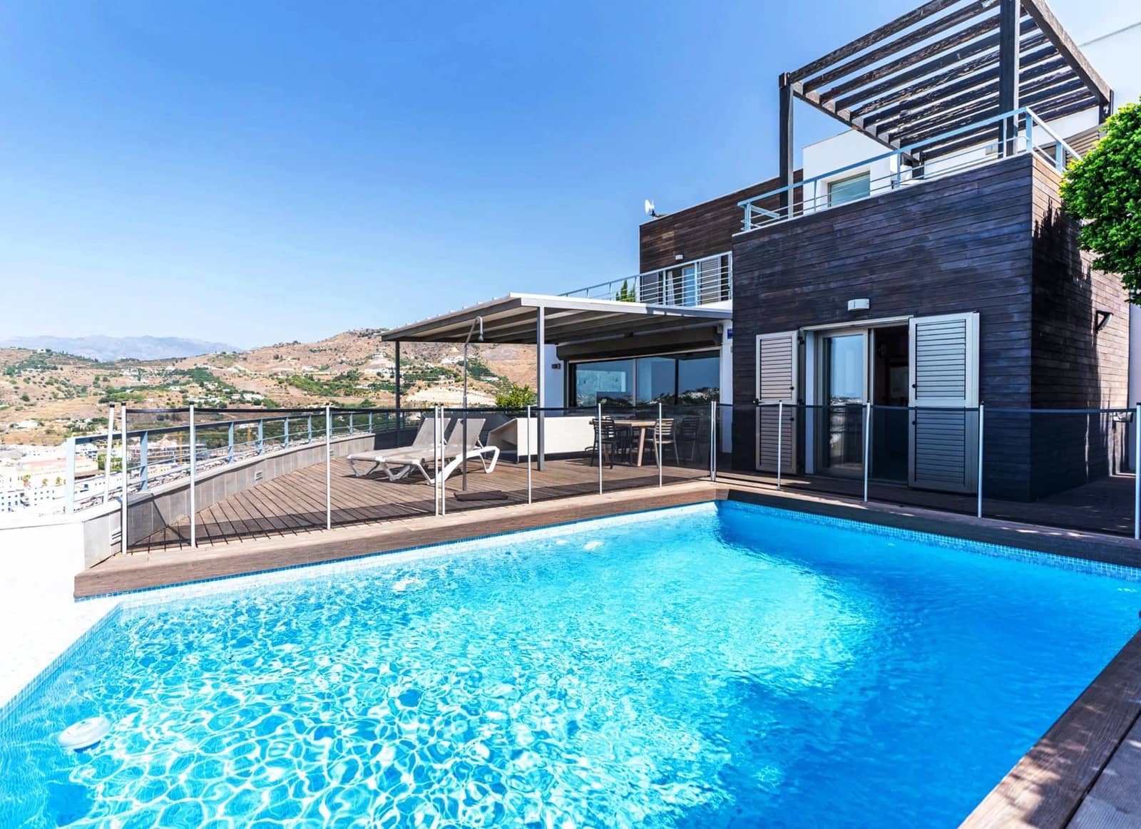 4 bedroom Villa for sale in Almunecar with pool garage - € 875,000 (Ref: 10097485)