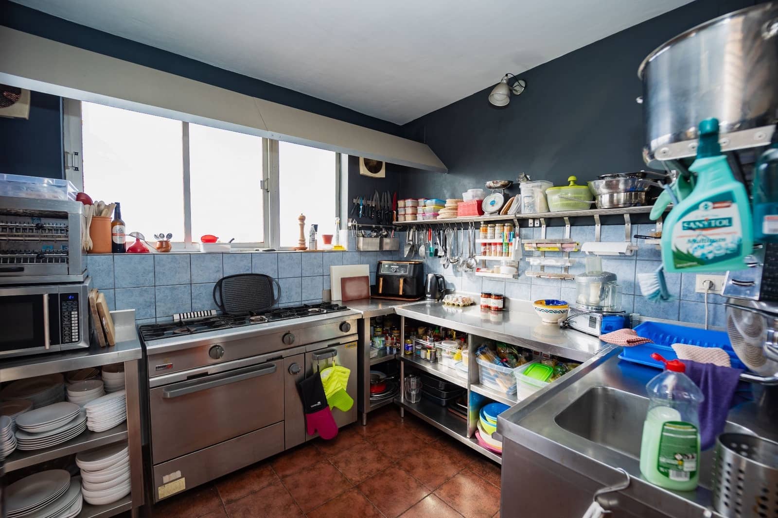 10 soveværelse Erhverv til salg i Cotobro med garage - € 950.000 (Ref: 3701080)