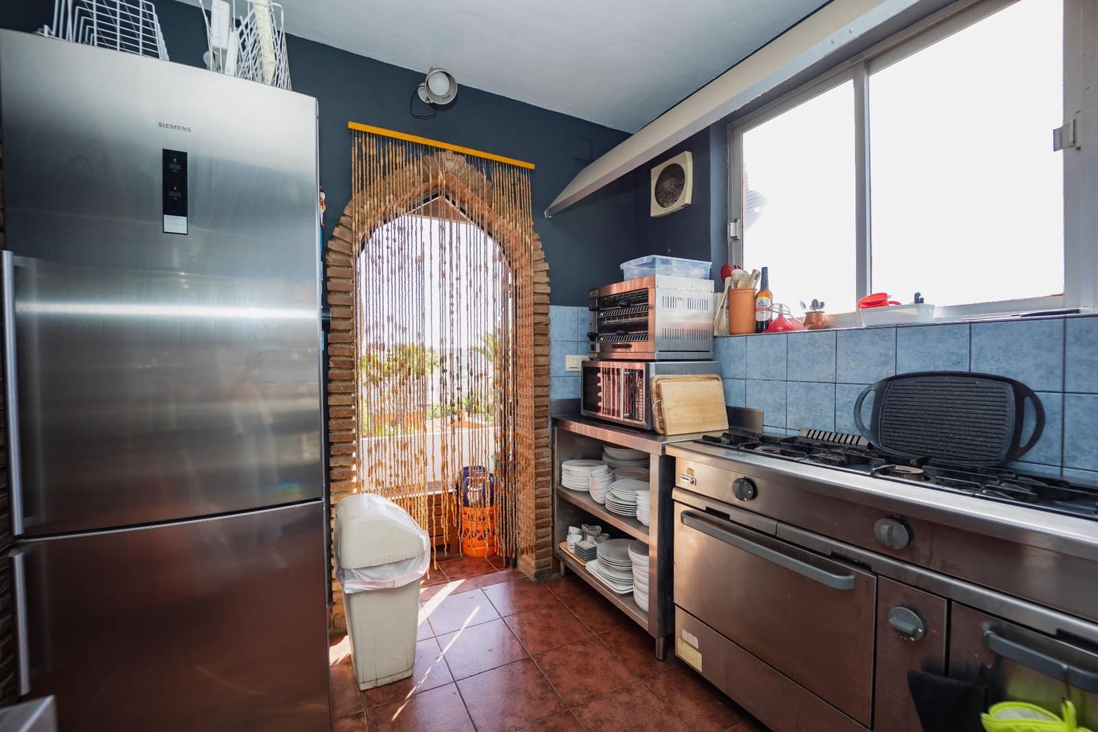 10 soveværelse Erhverv til salg i Cotobro med garage - € 950.000 (Ref: 3701080)