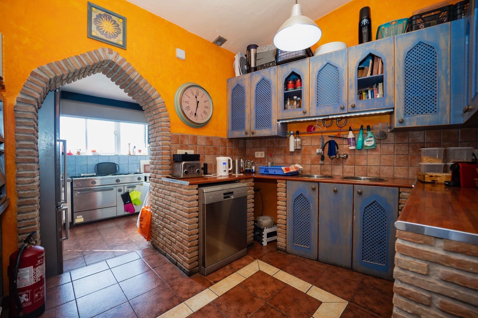 10 soveværelse Erhverv til salg i Cotobro med garage - € 950.000 (Ref: 3701080)