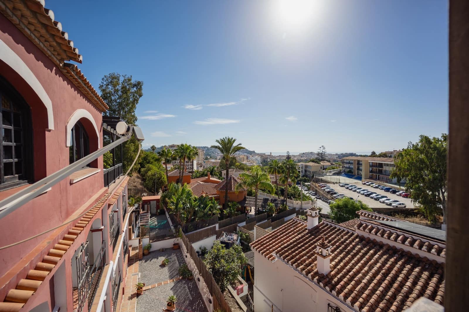 10 soveværelse Erhverv til salg i Cotobro med garage - € 950.000 (Ref: 3701080)