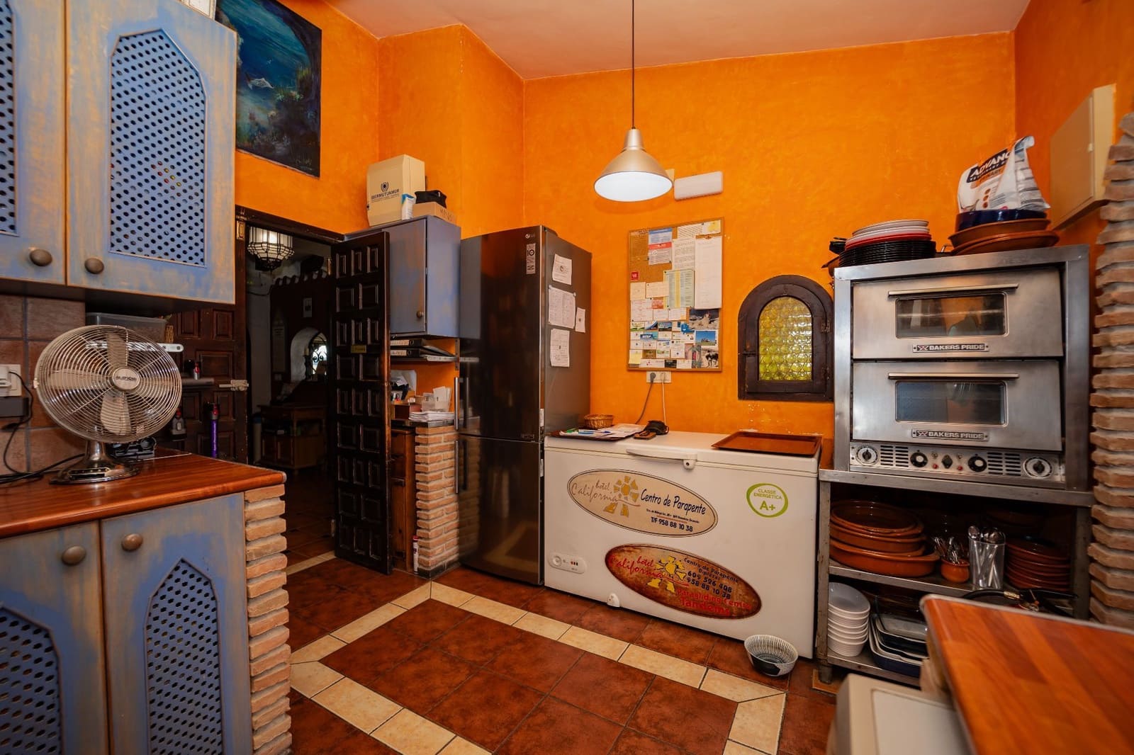 10 soveværelse Erhverv til salg i Cotobro med garage - € 950.000 (Ref: 3701080)