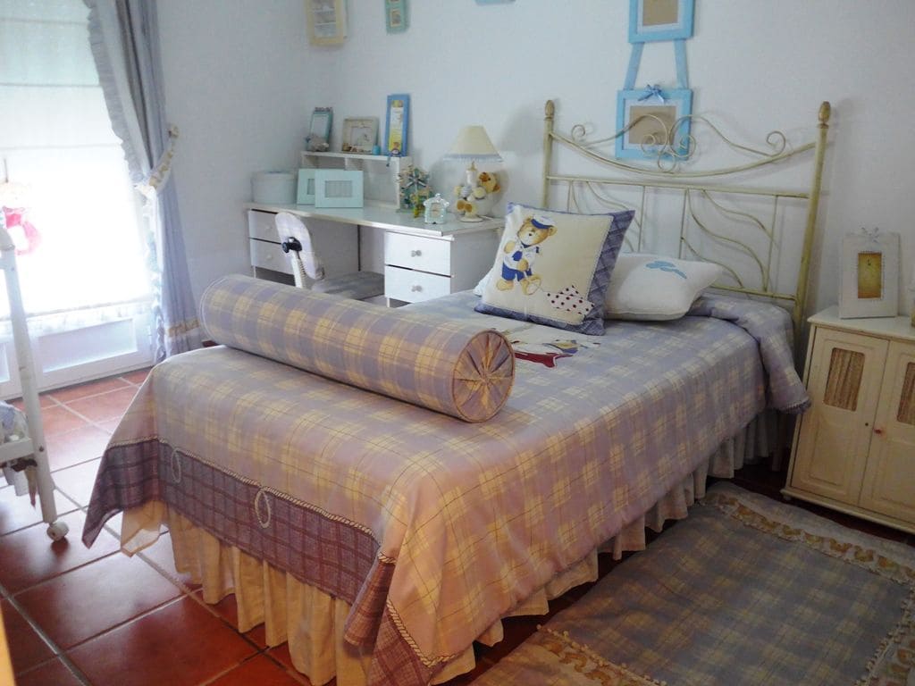 4 soveværelse Semi-Rækkehus til salg i Gualchos med garage - € 195.000 (Ref: 4100997)