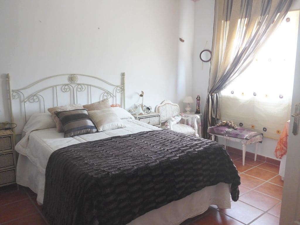 4 soveværelse Semi-Rækkehus til salg i Gualchos med garage - € 195.000 (Ref: 4100997)