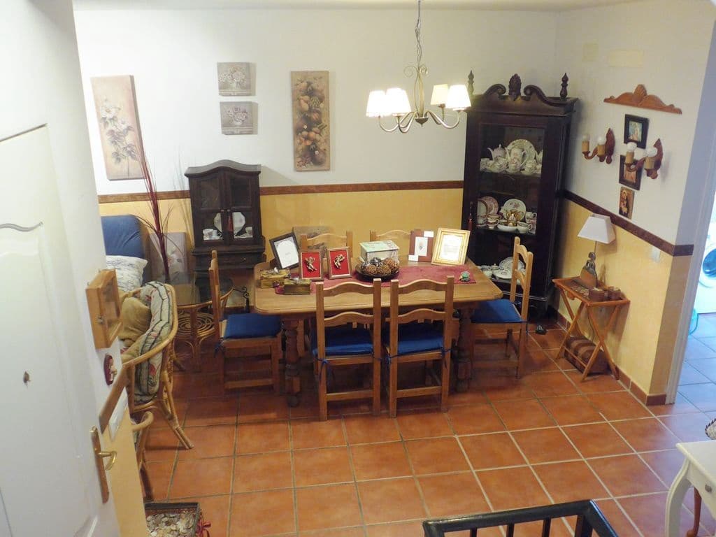 4 soveværelse Semi-Rækkehus til salg i Gualchos med garage - € 195.000 (Ref: 4100997)