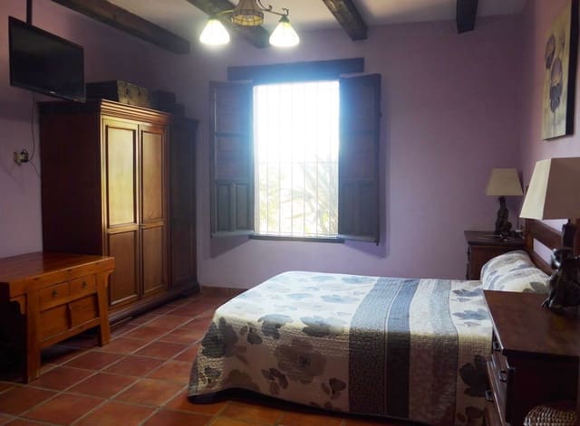 6 soveværelse Finca/Landehus til salg i Motril med swimmingpool garage - € 784.900 (Ref: 6766847)