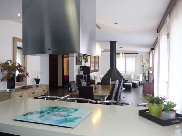 Finca/Casa Rural de 3 habitaciones en Almuñécar en venta con piscina garaje - 743.000 € (Ref: 6837841)