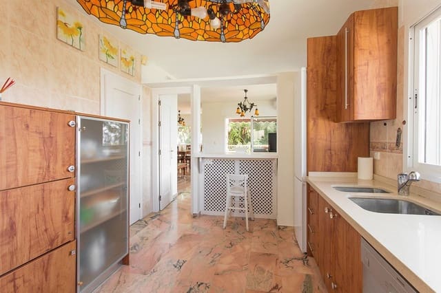 3 soverom Villa til salgs i Almuñécar med svømmebasseng garasje - € 560 000 (Ref: 7593560)