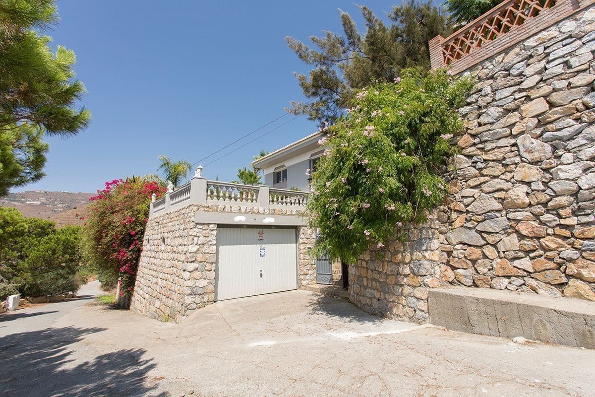 3 slaapkamer Villa te koop in Almunecar met zwembad garage - € 560.000 (Ref: 7593560)