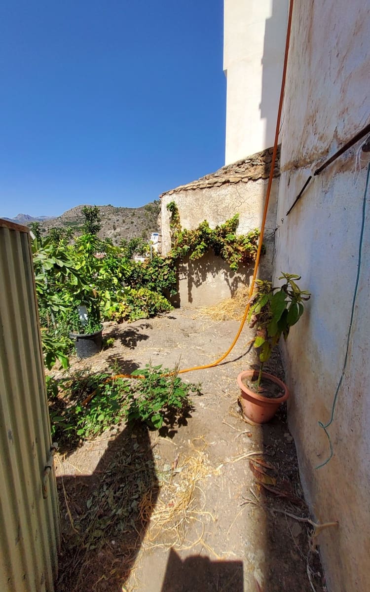 14 soveværelse Erhverv til salg i Otivar - € 320.000 (Ref: 7857977)