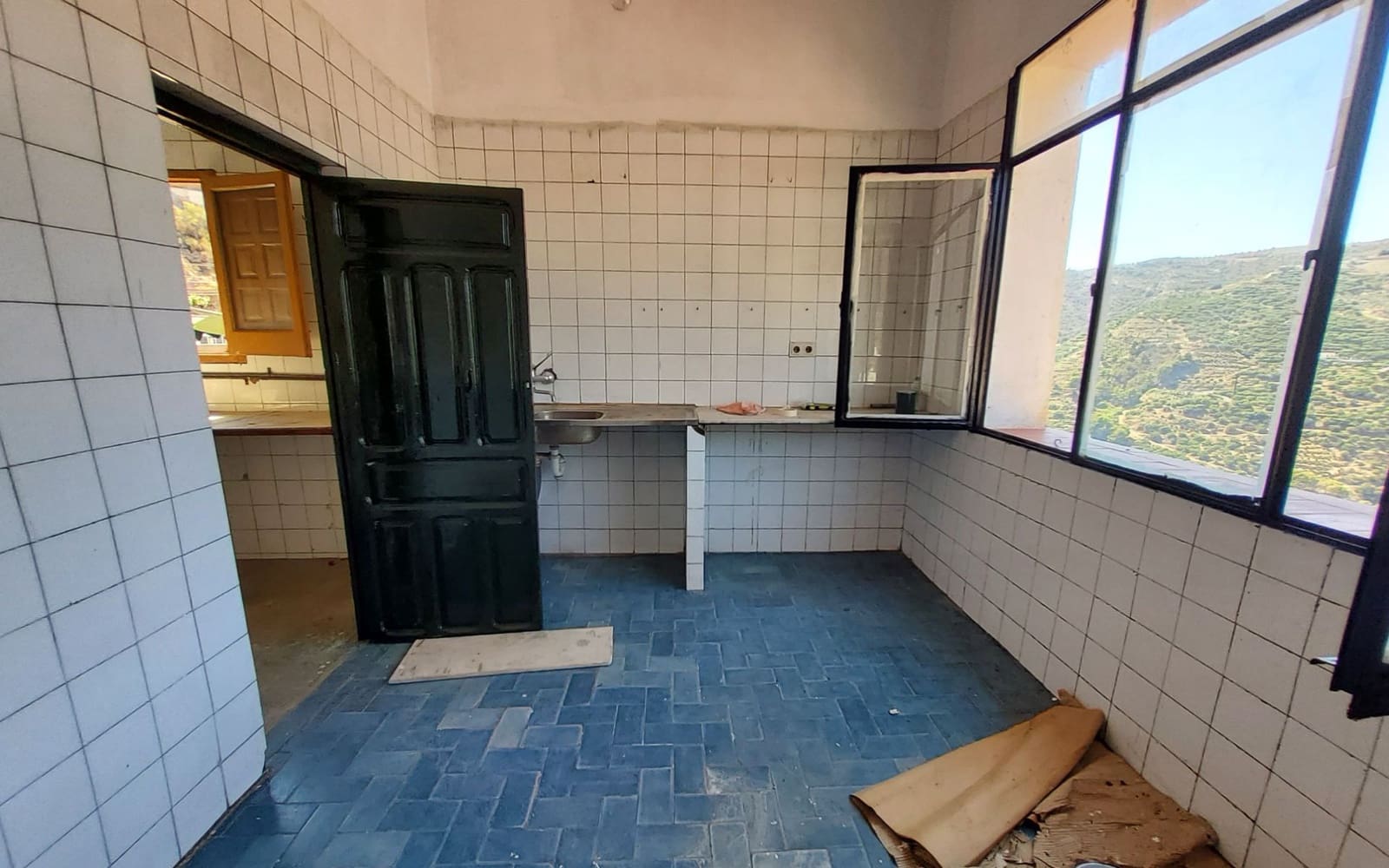 14 soveværelse Erhverv til salg i Otivar - € 320.000 (Ref: 7857977)