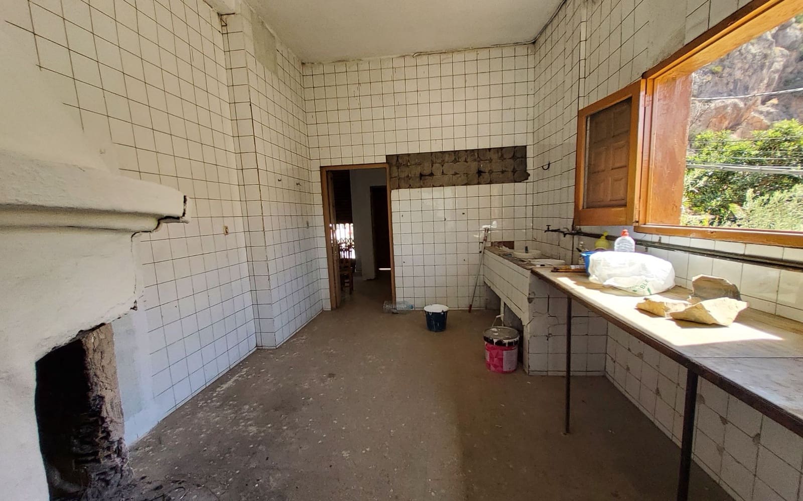 14 soveværelse Erhverv til salg i Otivar - € 320.000 (Ref: 7857977)