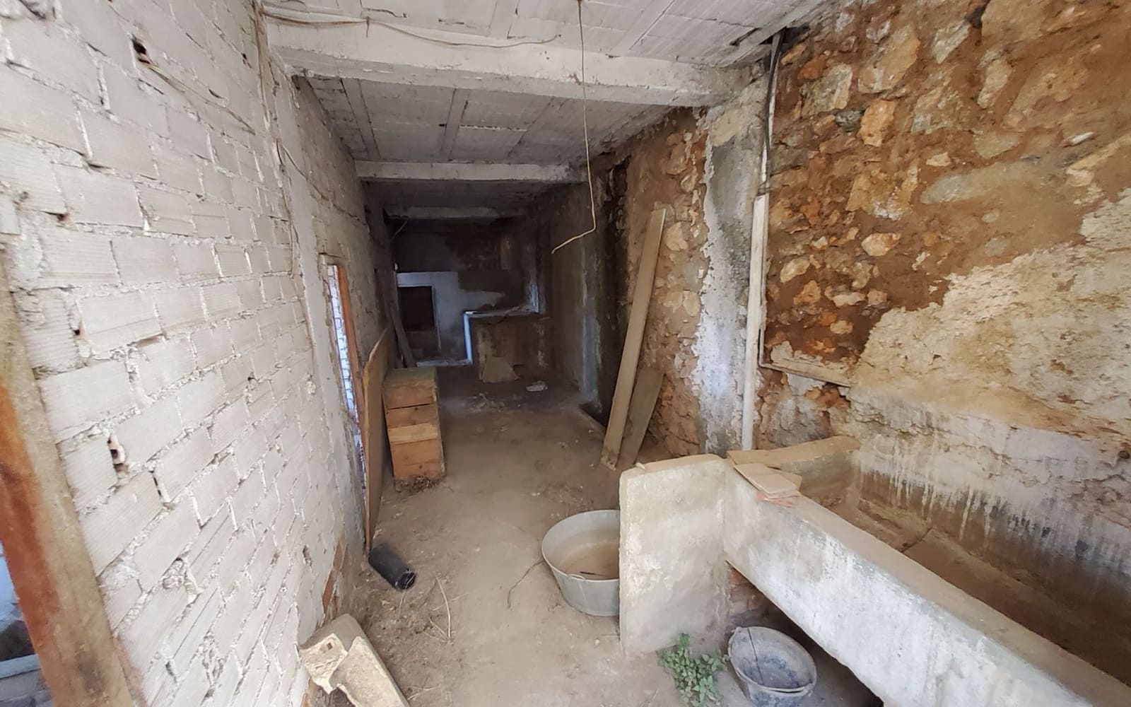 14 soveværelse Erhverv til salg i Otivar - € 320.000 (Ref: 7857977)