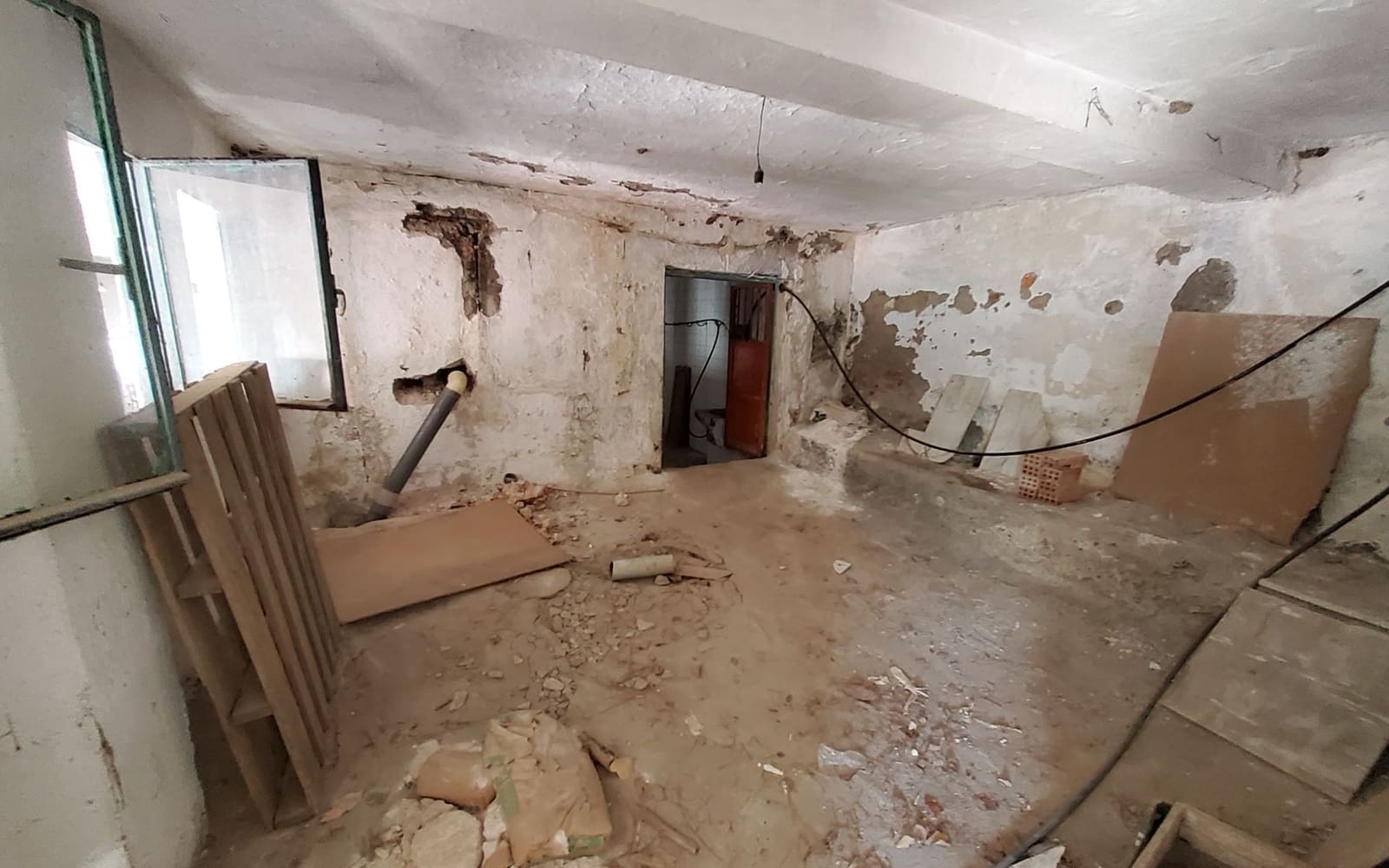 14 soveværelse Erhverv til salg i Otivar - € 320.000 (Ref: 7857977)