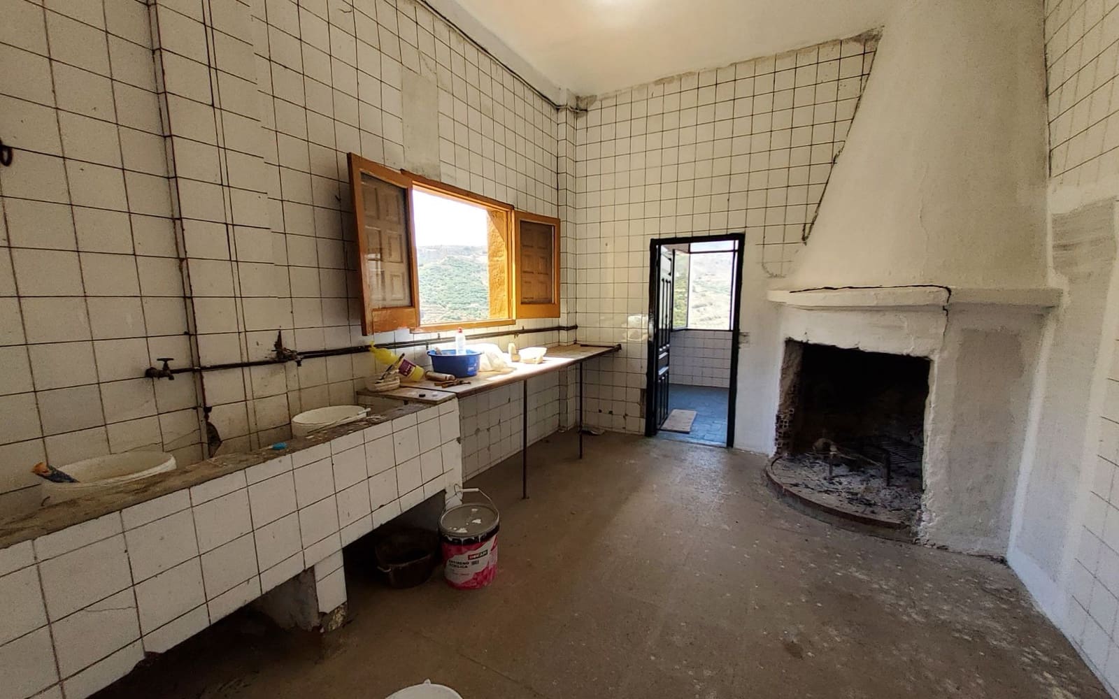 14 soveværelse Erhverv til salg i Otivar - € 320.000 (Ref: 7857977)