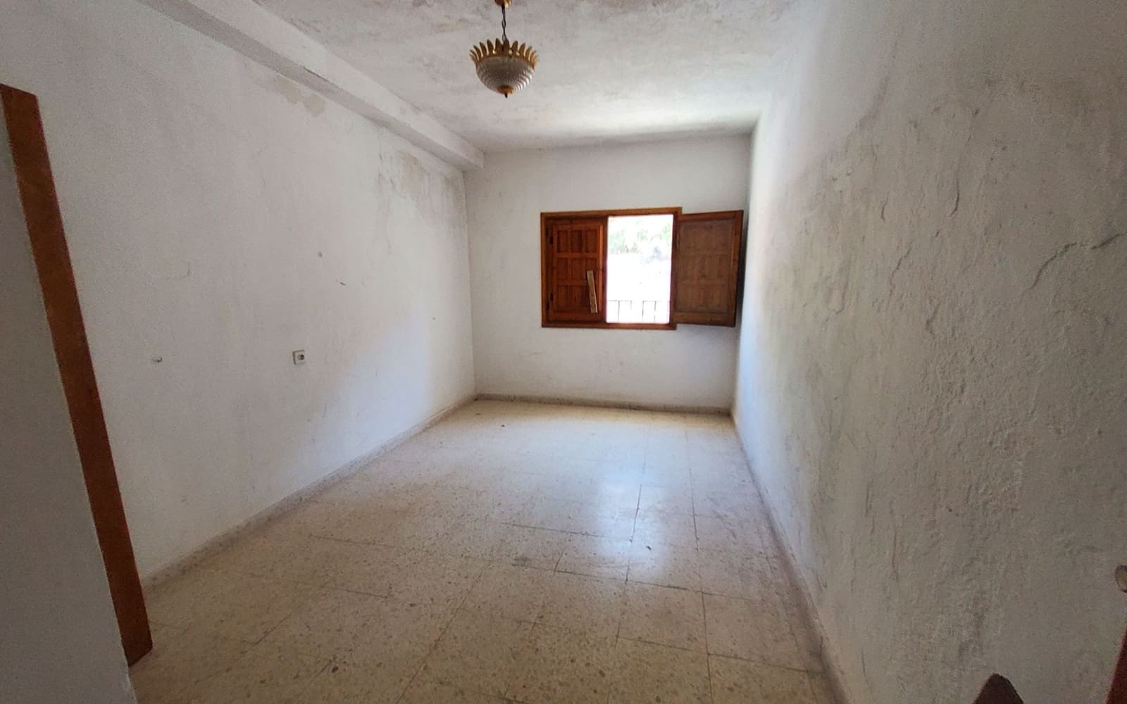 14 soveværelse Erhverv til salg i Otivar - € 320.000 (Ref: 7857977)