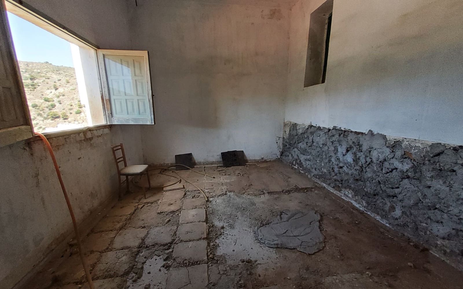 14 soveværelse Erhverv til salg i Otivar - € 320.000 (Ref: 7857977)