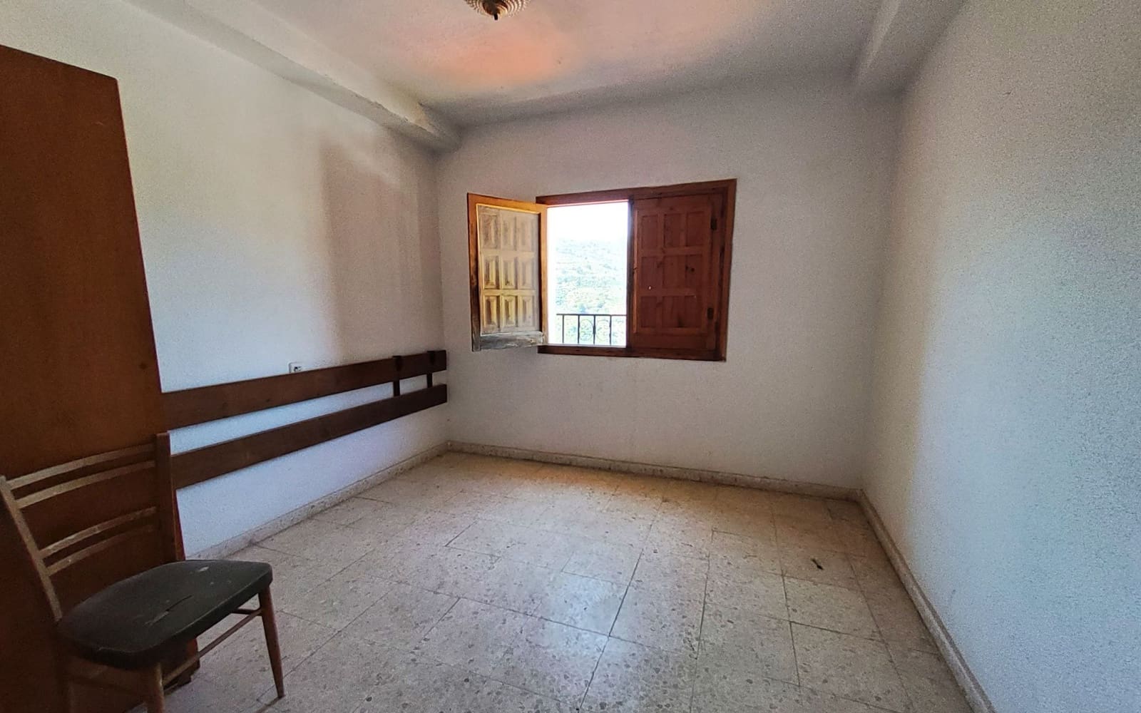 14 soveværelse Erhverv til salg i Otivar - € 320.000 (Ref: 7857977)