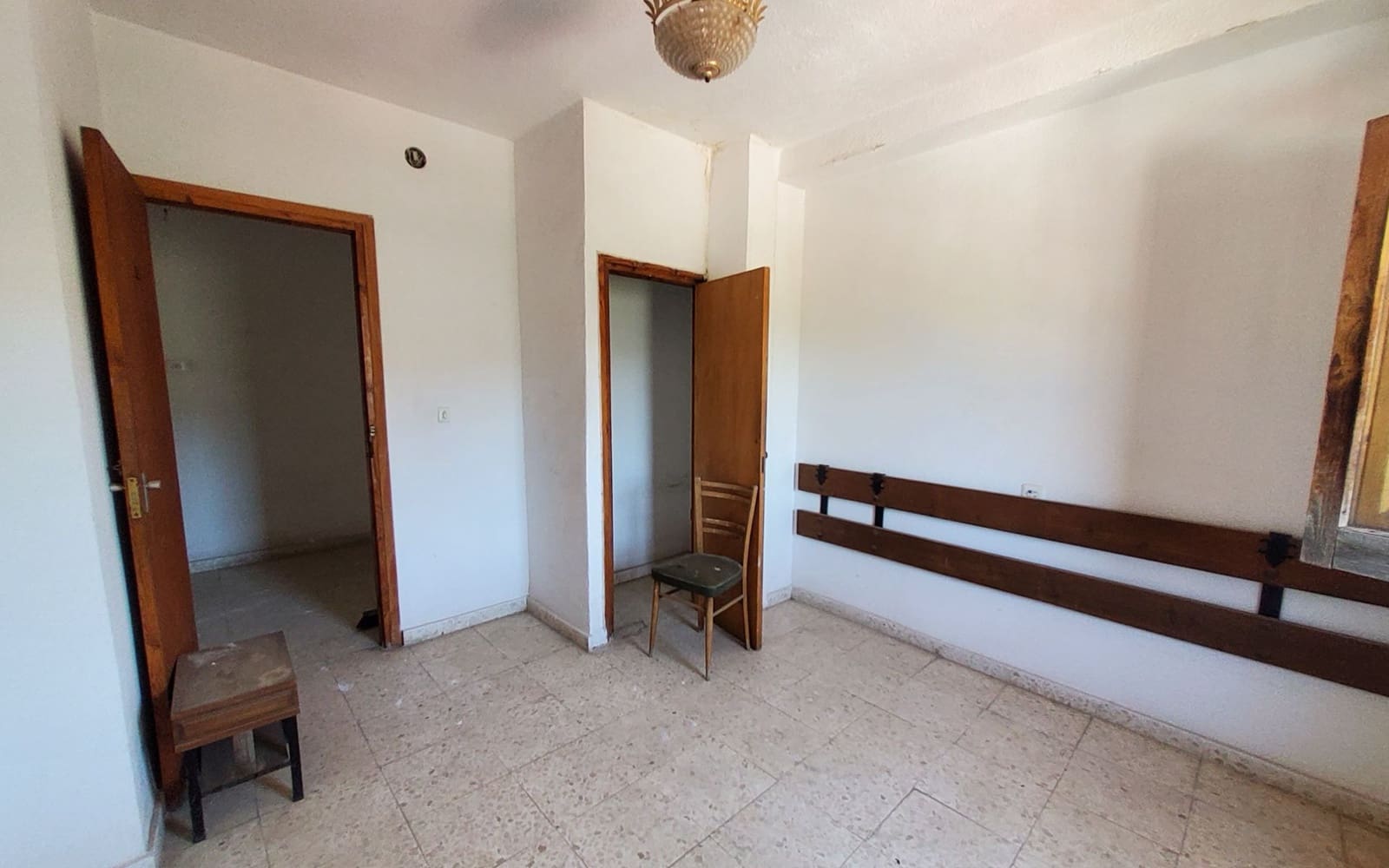 14 soveværelse Erhverv til salg i Otivar - € 320.000 (Ref: 7857977)