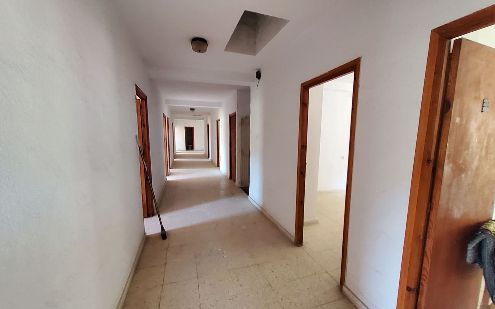 14 soveværelse Erhverv til salg i Otivar - € 320.000 (Ref: 7857977)